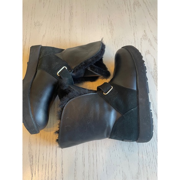 UGG Australia Black Leather Suede Shearling Lined Boots Women's Size 7 - Picture 4 of 7